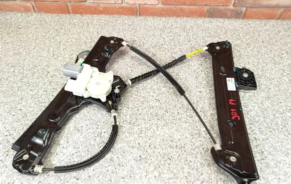 Mini Countryman U25 Front door window regulator with motor 5A7A697