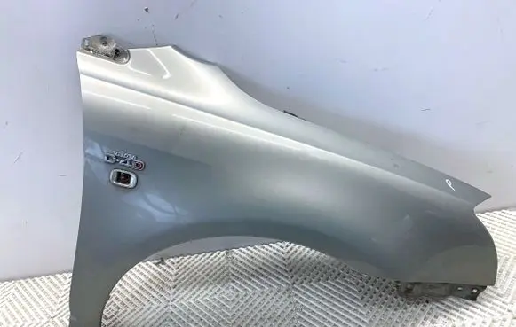 Toyota Avensis T250 Fender