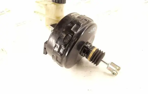 Mercedes-Benz C W204 Brake booster 2044303630 2044300002