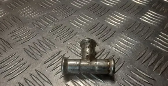 Audi A6 S6 C5 4B Engine coolant pipe/hose