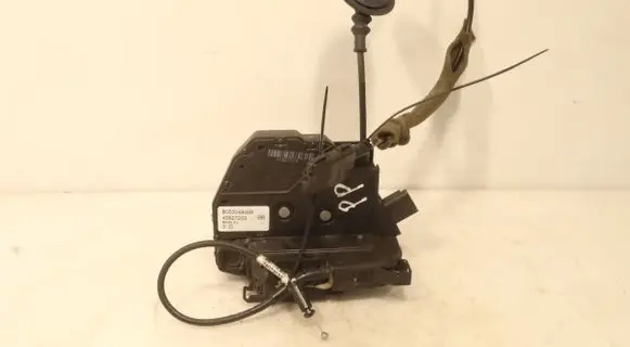 Renault Clio IV Front door lock 805004945R