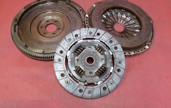Volkswagen Scirocco Clutch set kit 03C105273K