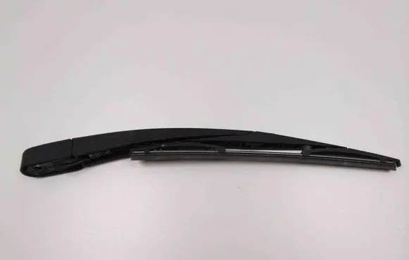 Rear wiper blade arm
