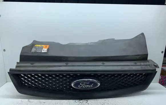 Ford Focus Front grill 4M518C436A