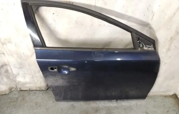 Volvo V40 Front door D239