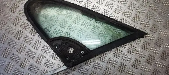 Peugeot 307 Front door vent window glass four-door 