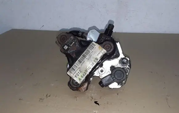 Mercedes-Benz E W212 Fuel injection high pressure pump A6420701201 0445010244 A6420103603