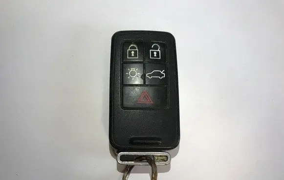 Volvo XC70 Ignition relay 5WK49264