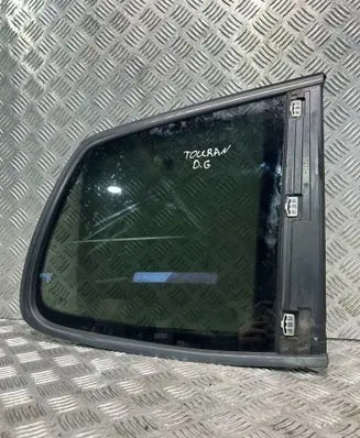 Volkswagen Touran II Rear side window 1T0845042