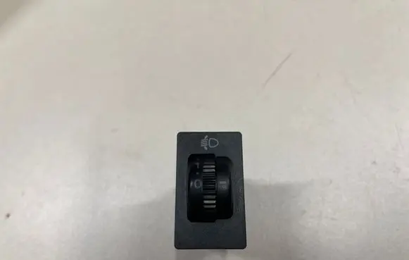 Toyota Corolla Verso E121 Headlight level height control switch 8415202021