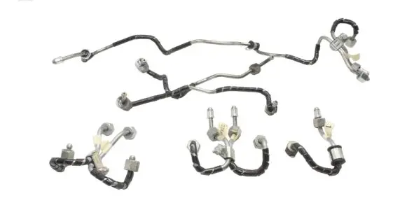 Jaguar XJ X351 Fuel injector supply line/pipe JDE10755