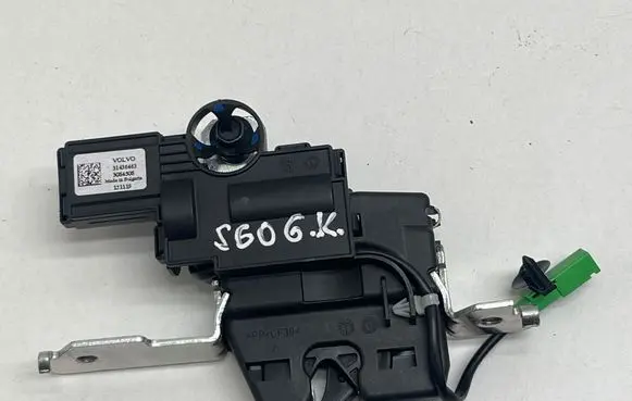 Volvo S60 Seat back rest lock catch 31436463 151119 3084508