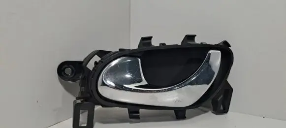 Nissan Qashqai Front door interior handle 80671