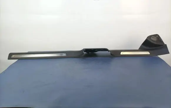 Foot area side trim