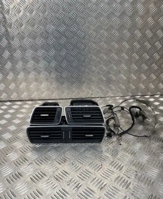 Volkswagen Passat Alltrack Dash center air vent grill 3AB819728A 3AB819701A 3AB819702A
