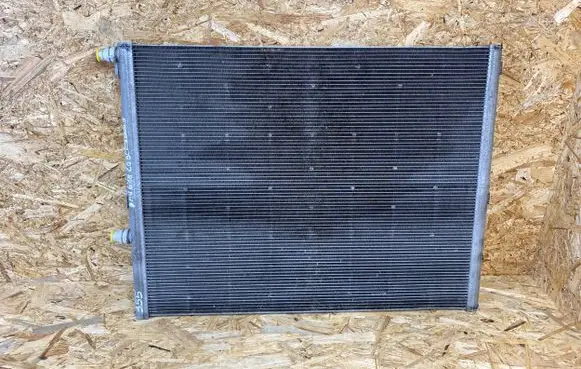 BMW 7 G11 G12 Coolant radiator 8484638