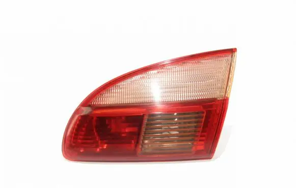 Toyota Avensis T220 Tailgate rear/tail lights