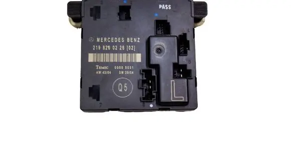 Mercedes-Benz CLS C219 Door control unit/module 2198200226