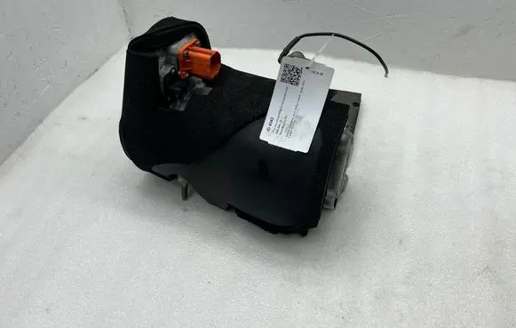 Tesla Model 3 Air conditioning (A/C) compressor (pump)
