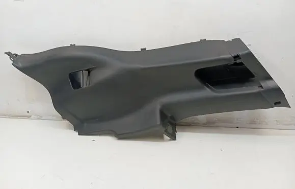 Land Rover Discovery 5 (C) pillar trim HY3202650