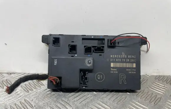 Mercedes-Benz E W211 Door control unit/module 2118707026