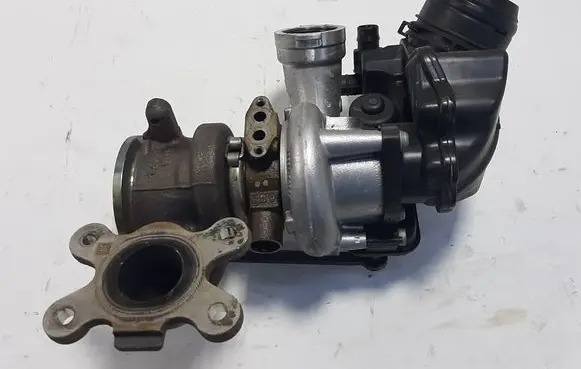 Volkswagen PASSAT B8 Turbo 05E145701K 05E129654K