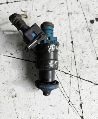 Volvo S70 V70 V70 XC Fuel injector 1389563