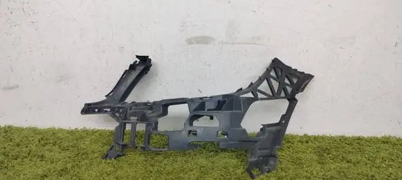 Mercedes-Benz C W204 Front bumper mounting bracket A2048854165