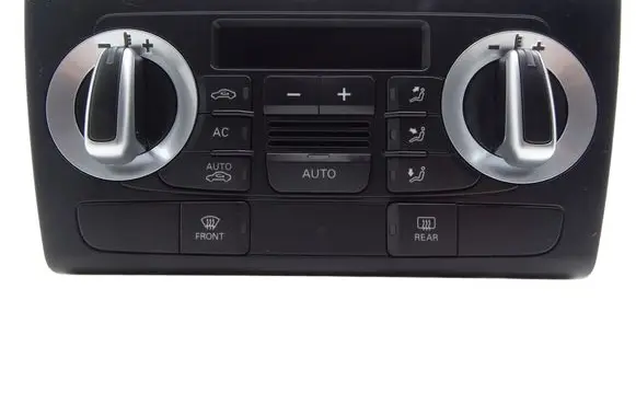 Audi Q3 8U Air conditioning (A/C) switch 8U0820043B