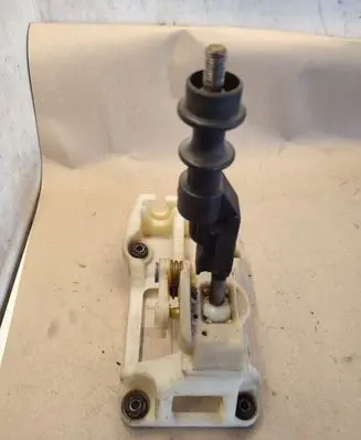 KIA Sportage Gear shift rod 437001FXXX