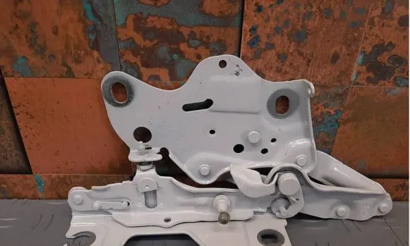 BMW X6 G06 Engine bonnet/hood hinges 7418201 9477741 41009477741