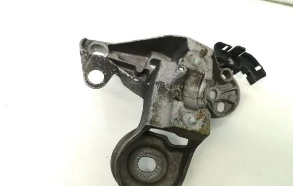 Audi A6 S6 C5 4B Engine mounting bracket 4B0199352D