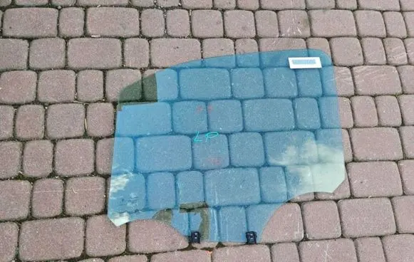 Opel Combo E Sliding door window/glass 