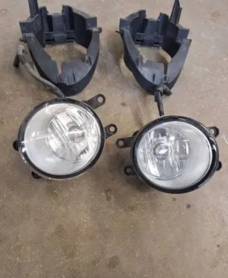 Toyota Avensis T270 Front fog light 812100D042 89207401
