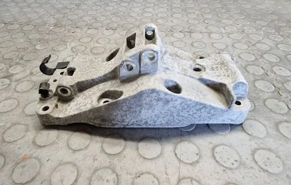 Generator/alternator bracket