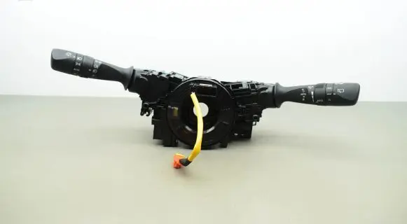 Toyota RAV 4 (XA40) Indicator stalk 33250K83 75E614B94