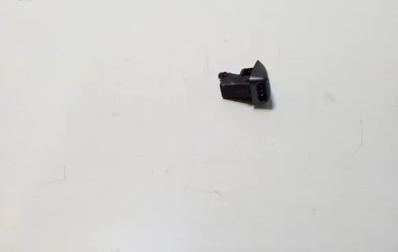 Windshield washer spray nozzle