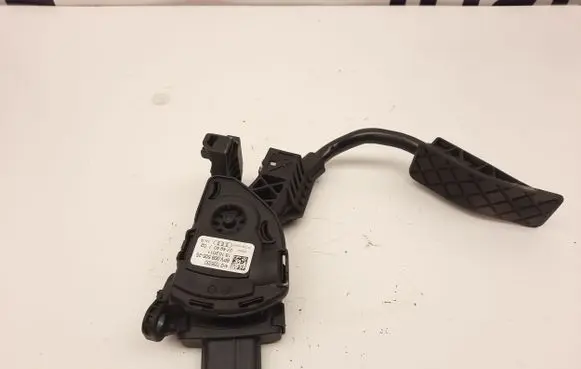 Audi A8 S8 D4 4H Accelerator throttle pedal 4H2723523 6PV00950525