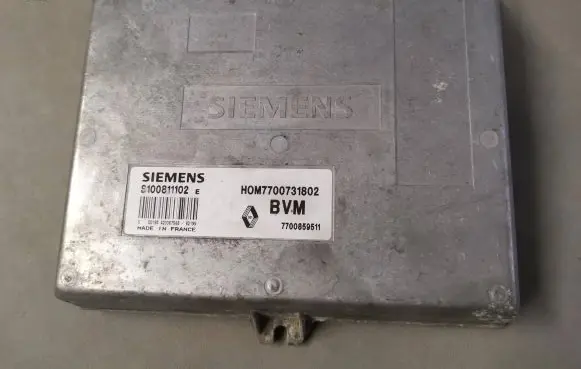 Renault Scenic I Engine control unit/module 7700859511 S100811102E 7700731802