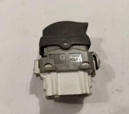 Renault Megane II Electric window control switch 315029B