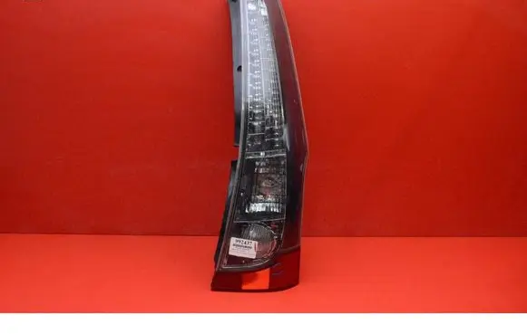 Mitsubishi Grandis Rear/tail lights 22087642