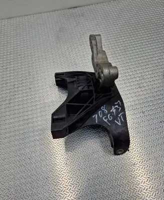 Opel Grandland X Engine mount bracket 008956