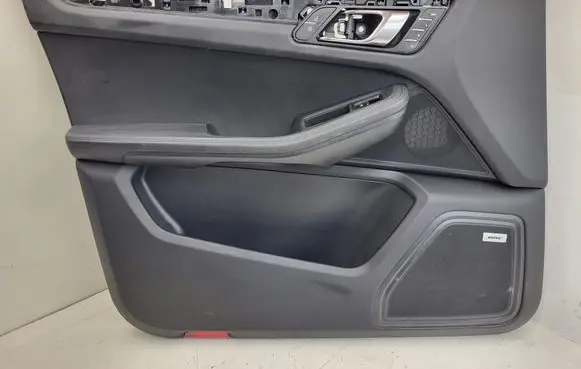 Porsche Macan (95B) Front door card panel trim 95B867105