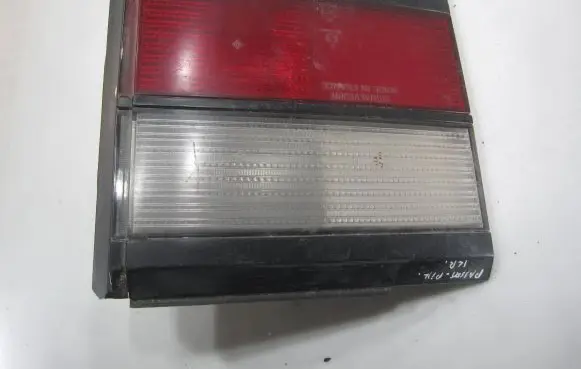 Volkswagen PASSAT B3 Tailgate rear/tail lights 333945107
