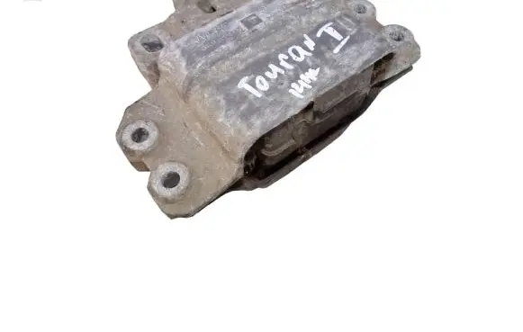 Volkswagen Touran I Engine mount bracket 1K0199555Q