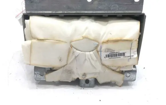 Nissan Altima Passenger airbag