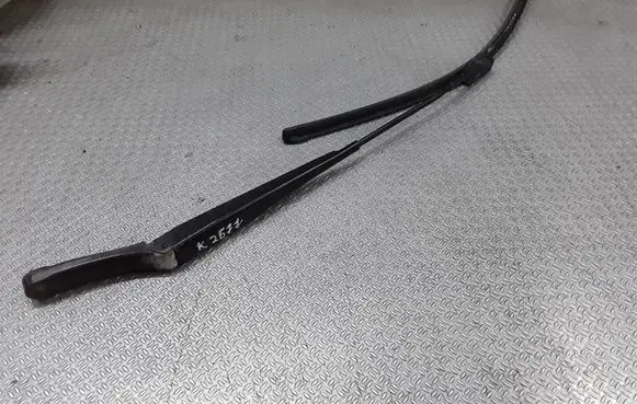 Windshield/front glass wiper blade