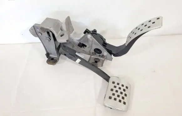 Renault Captur Pedal assembly 180026380R 12022018 6PV00997811