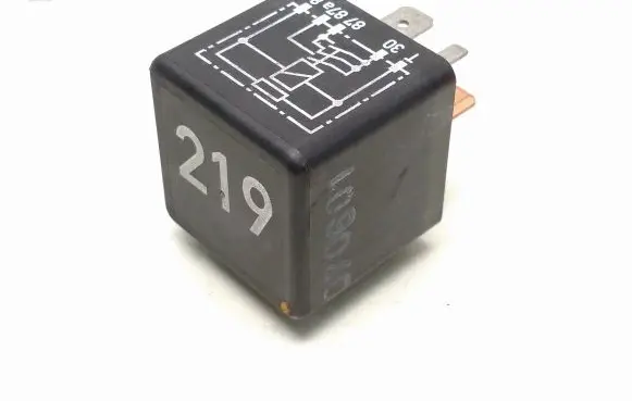 Audi A6 S6 C5 4B Other relay 443951253AA 899574000 219