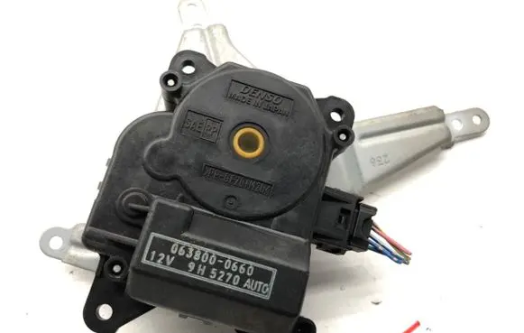 Toyota Land Cruiser (FJ75) Air flap motor/actuator 0638000660
